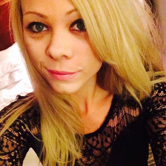 Meet your Posher, Meaghan! - Picture 2 of 5