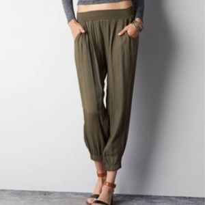 AEO tapered soft pant in military green