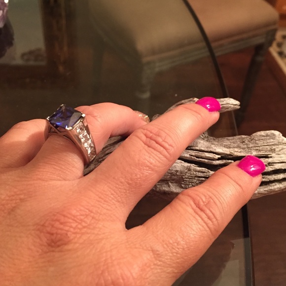 Tanzanite, cubic zirconia and rhodium plated ring - Picture 4 of 4