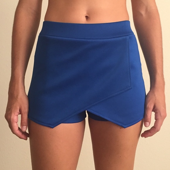 BRAND NEW ROYAL BLUE SKORT!!