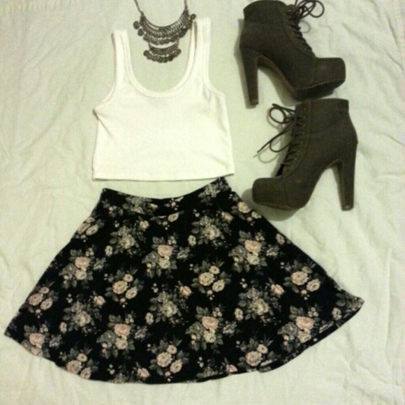 Forever 21 Floral skater skirt - Picture 2 of 4