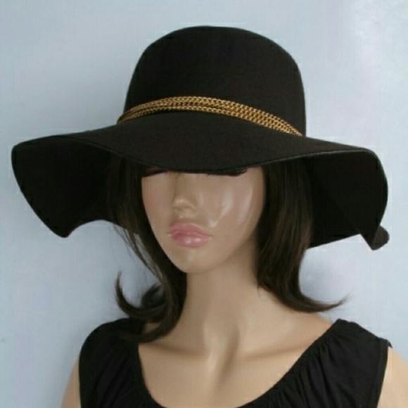 Floppy hat