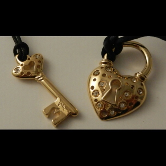 Key Lock Heart Necklace Pendants - Picture 2 of 4