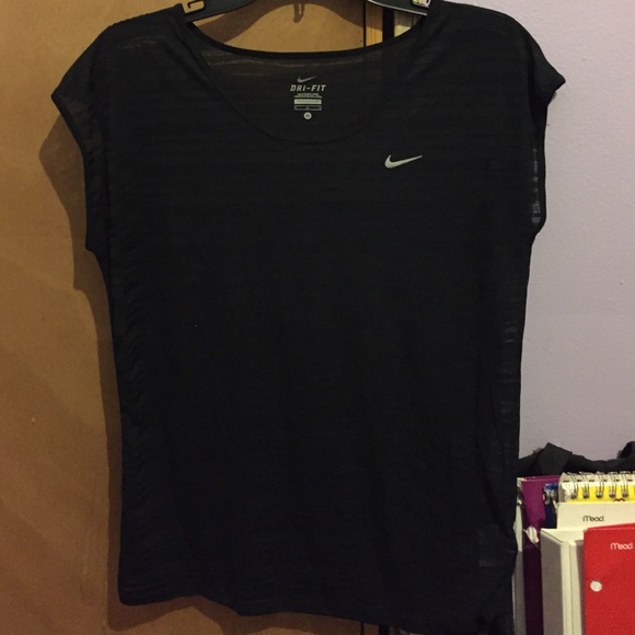 Black nike shirt - Picture 1 of 1