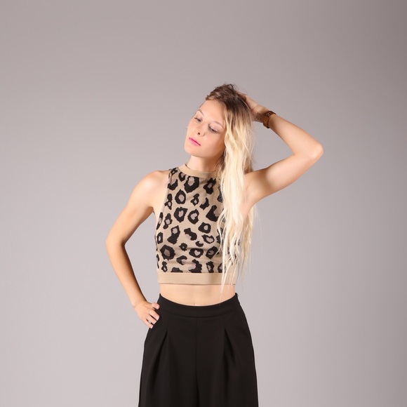 'Made In USA' Cute Leopard Top 🙀 - Picture 2 of 4