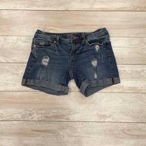 DENIM SHORTS!!