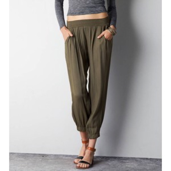 American Eagle Soft Harem Pants in Olive LIKE NEW