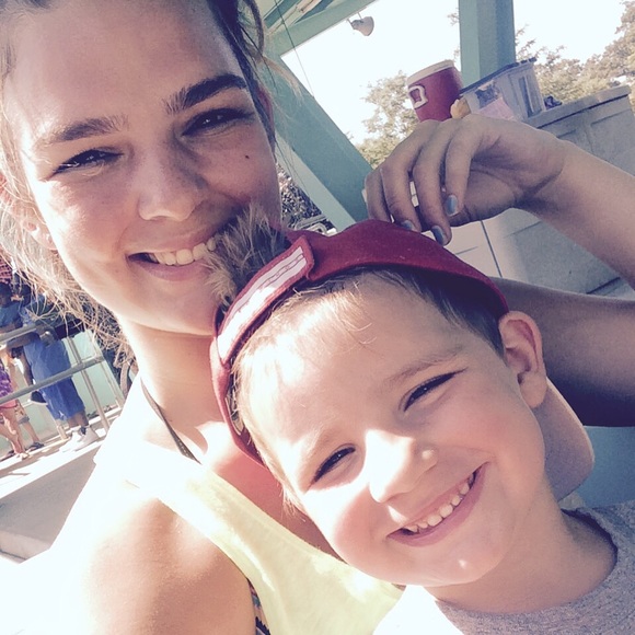 Meet your Posher, April - Picture 1 of 1