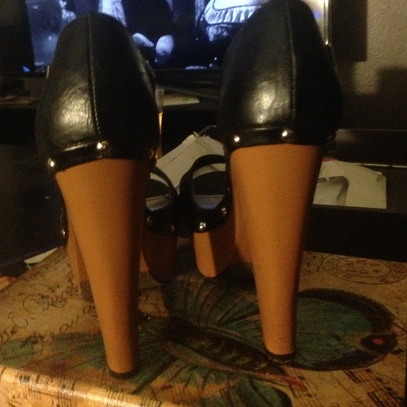 Cute brown heels - Picture 3 of 4