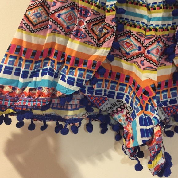 LF Multicolored Floral Shorts - Picture 2 of 3