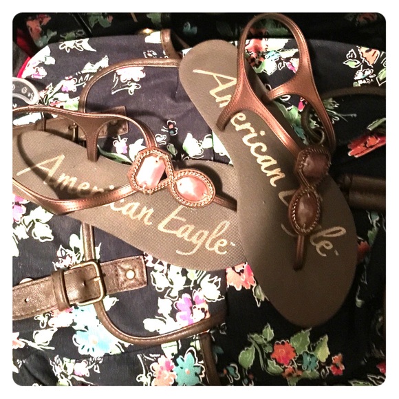 Brown American Eagle sandals