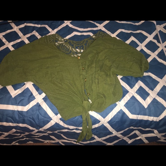 Green top (tie in front)