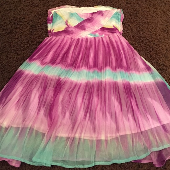 Urban Outfitters beautiful dress 🌸 - Picture 2 of 3