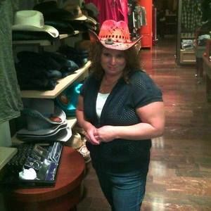 Meet your Posher, Candi