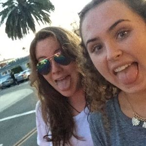 Meet your Posher, Corrie