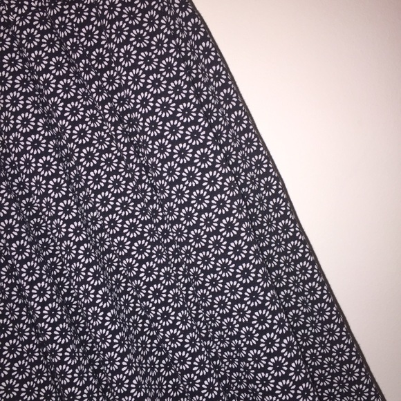 Brandy Melville Skirt - Picture 2 of 3