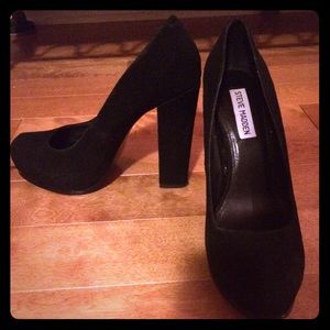 Steve Madden suede pump size 8.5