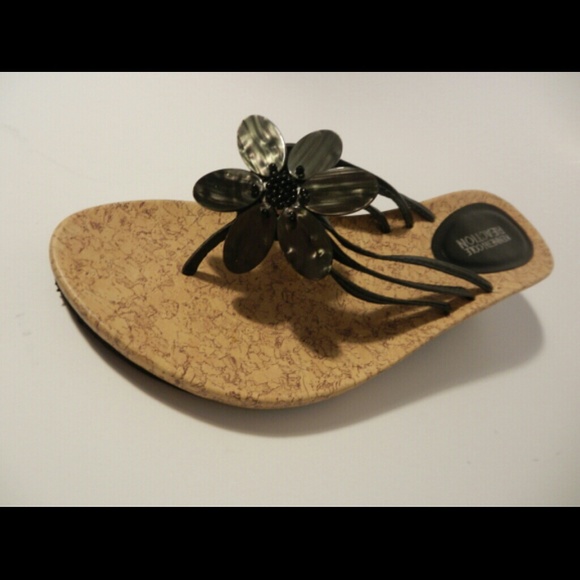 Slide Thong Heel Sandals - Picture 2 of 4