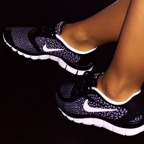 Nike Shoes - ❌SOLD ON ♏️❌ BRAND NEW NIKE FREE TRAINERS