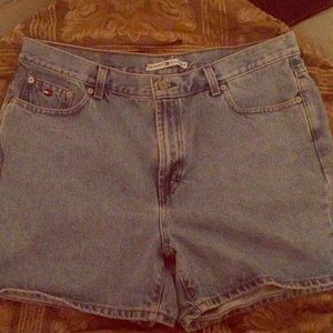 Authentic ❤️TOMMY HILFIGER❤️ high waisted shorts