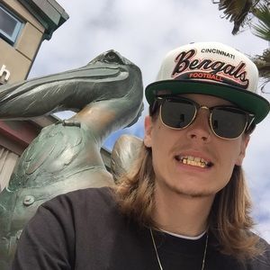 Meet your Posher, Clinton