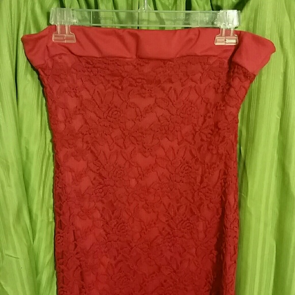 Red Dress - Picture 4 of 4