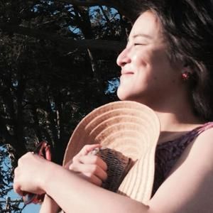 Meet your Posher, Chloe yimeng