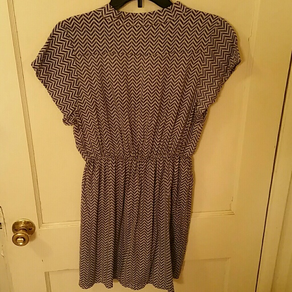 Dress - Picture 2 of 4