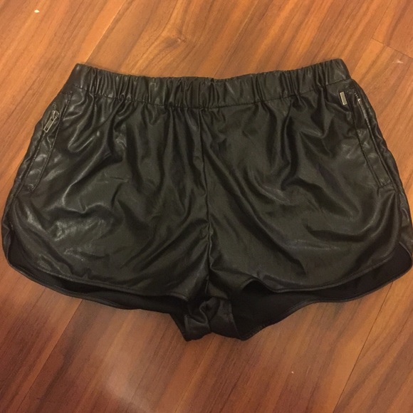 Obey Propaganda shorts