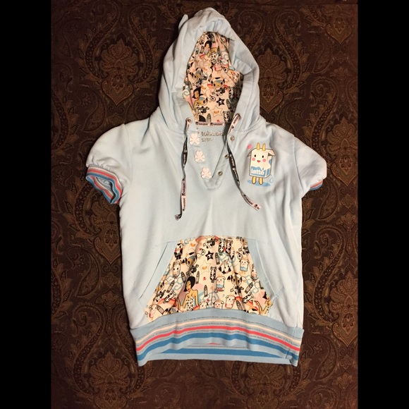 tokidoki Sweaters - Tokidoki short-sleeved sweater