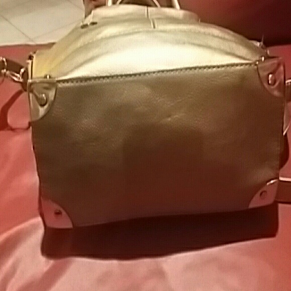 Handbag - Picture 3 of 4
