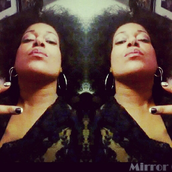 Bundle deals. NO TRADES, NO HOLDS - Picture 2 of 4