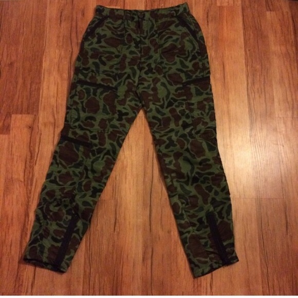Camo pants with zippers - Picture 1 of 3