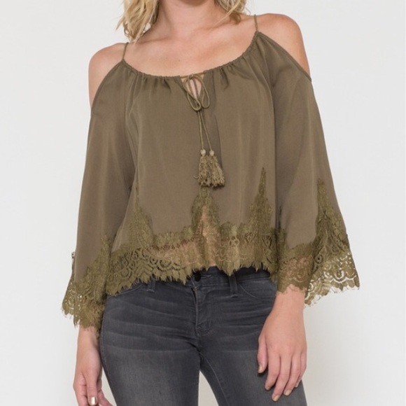 LAST CALL Cold shoulder lace top - Picture 2 of 6