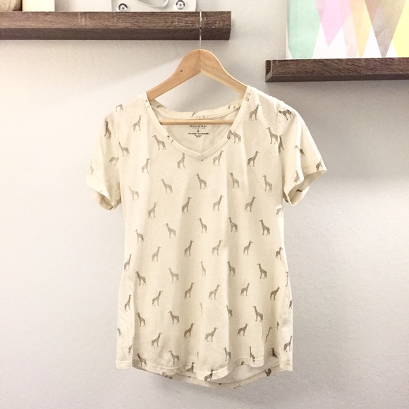 Tops - RESERVED for @abimaryy Graphic V-Neck