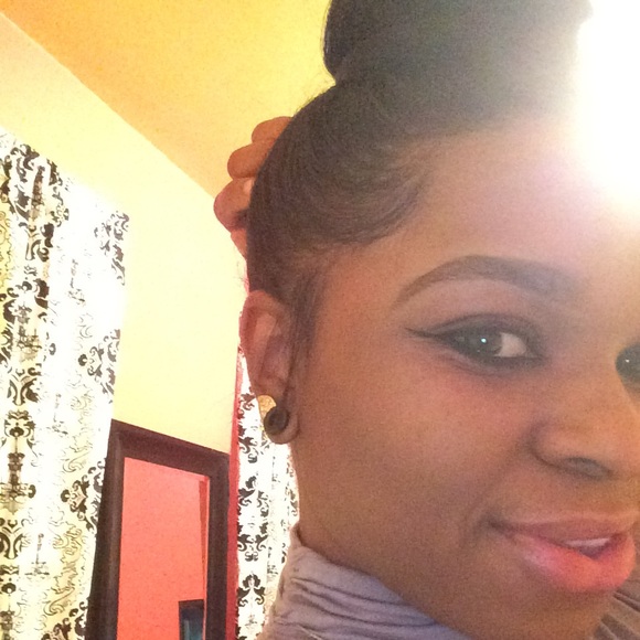 Meet your Posher, Ericka - Picture 1 of 1