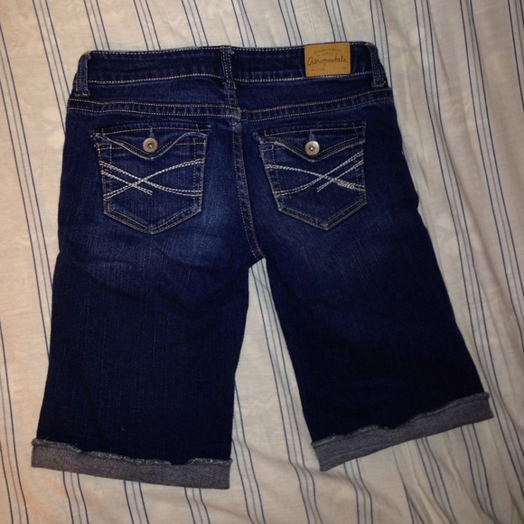Aeropostale Knee High Shorts - Picture 2 of 2