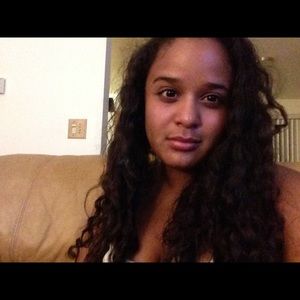 Meet your Posher, Crystal