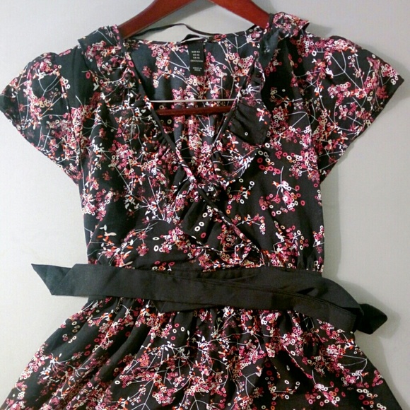 Frilly flowery kimono top