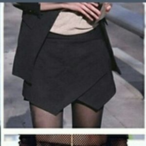Black tiered skirt