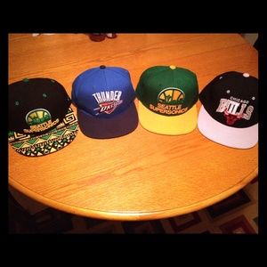 4 snapbacks