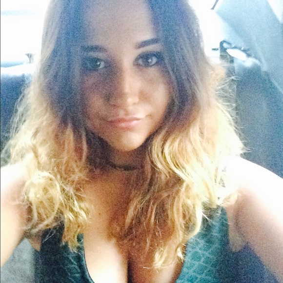 Meet your Posher, Lea