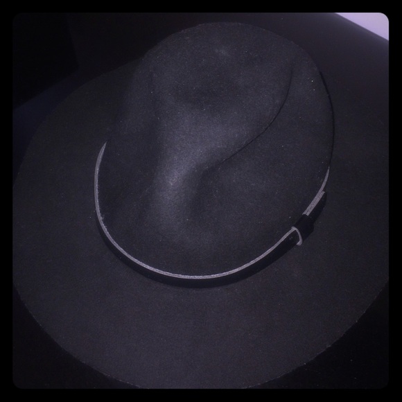BLACK H&M HAT