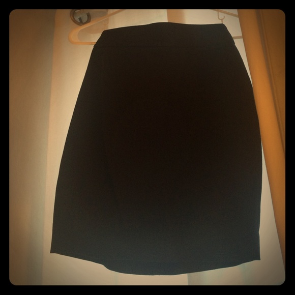 Aritzia black pencil skirt