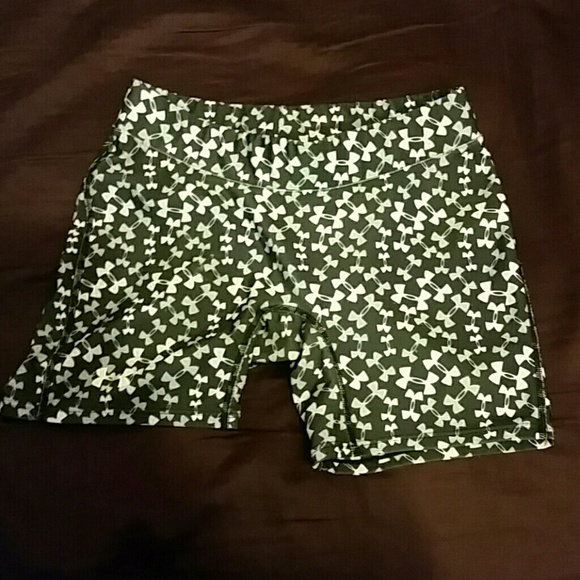 Under Armour small patterned spandex