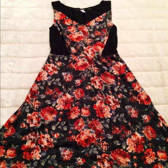 *SOLD* bundled Floral dress