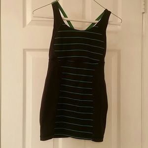 Lululemon workout tank size 4