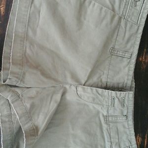 Gap favorite  Chino shorts