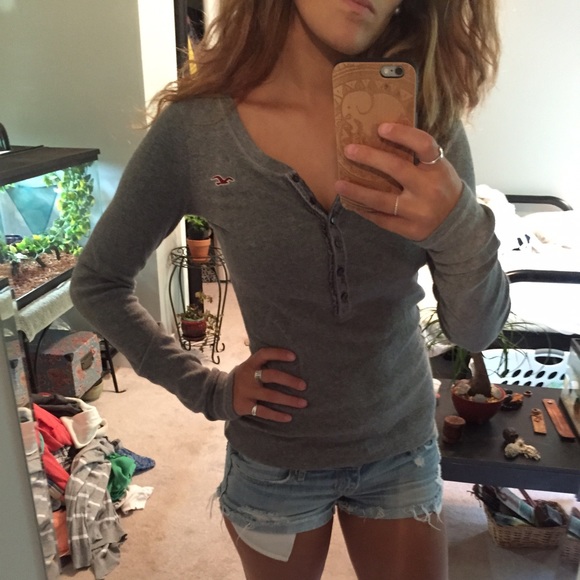 Long sleeve hollister shirt!!