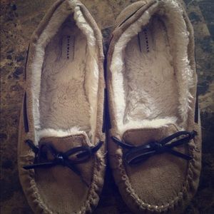 Airwalk comfy shoes in beige color